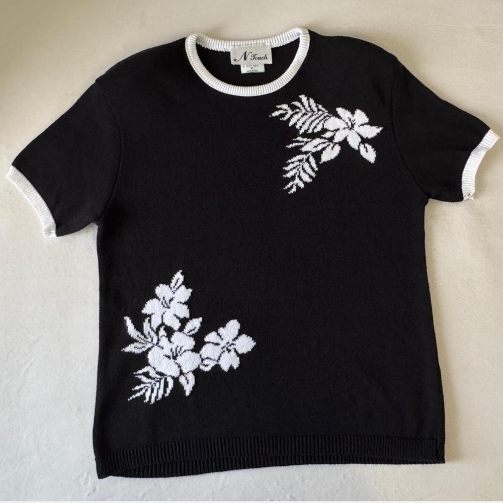 NTouch Vintage Black Floral Knit Sweater Size M/L Short Sleeve Contrast Trim Top